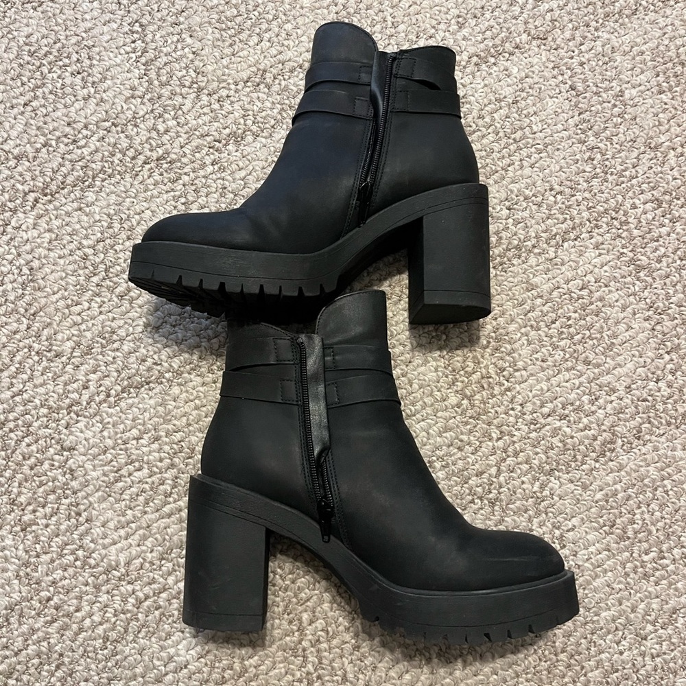 Wonderly Black Nessie Ankle Boots with Buckle Detail size 8 - Picture 3 of 6